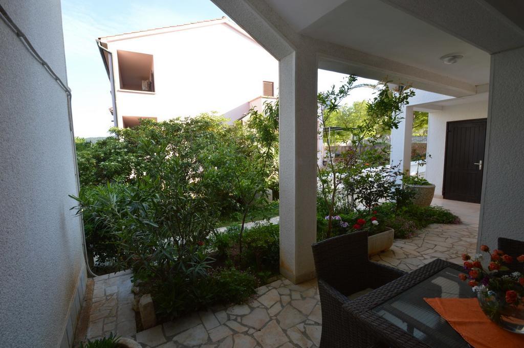 Apartment Vita Mali Losinj Exterior photo